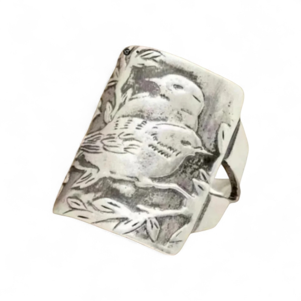LOVE BIRDS ENGRAVED ON LEAVES RARE FIND QUALITY TITANIUM SILVER NEW SIZE 6 RING - Picture 5 of 5